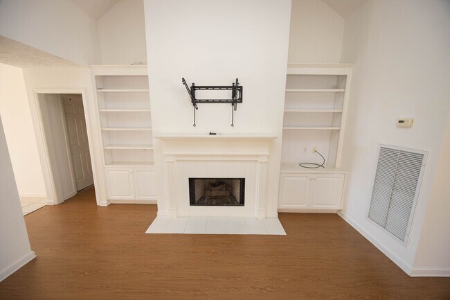 Building Photo - 9336 Bristlecone Dr