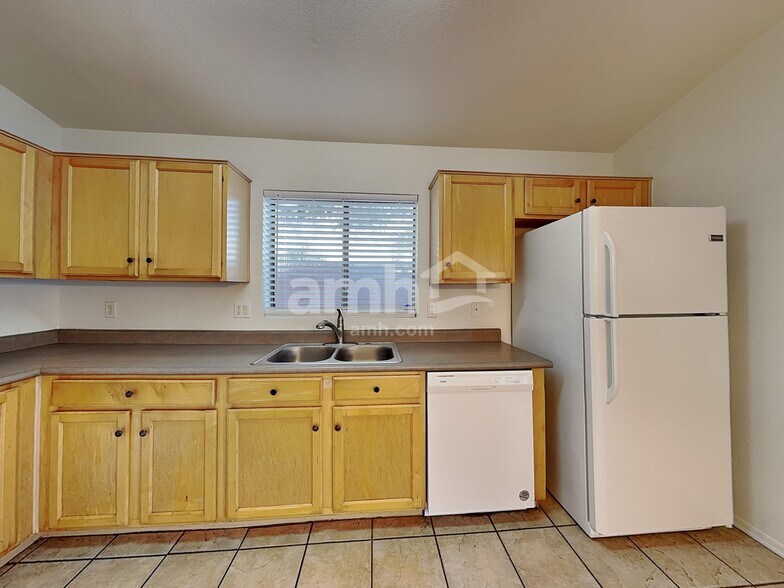 Building Photo - 10830 E Carol Ave