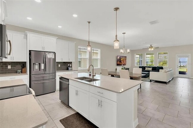 Building Photo - 11932 Satire St