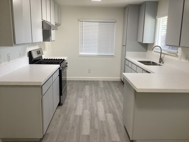 Building Photo - ASK ABOUT OUR $300 OFF MOVE IN SPECIAL