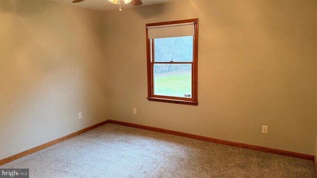 Building Photo - 3869 Midstate Rd