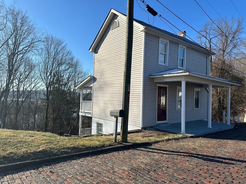 Primary Photo - 102 High St