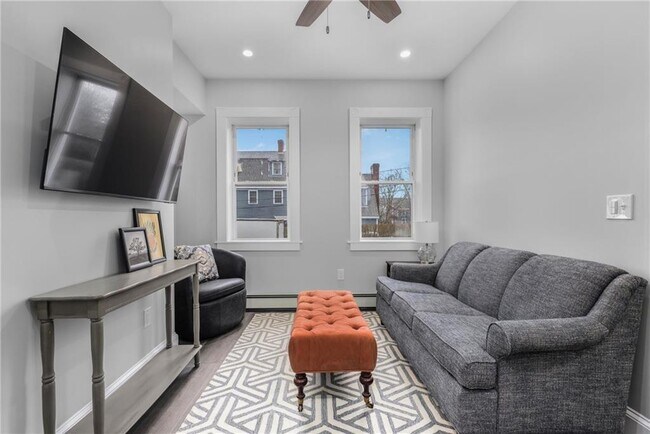 Building Photo - 10 Braman St