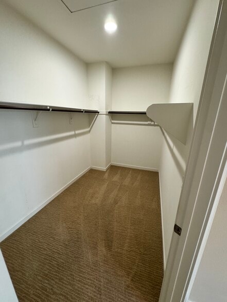 Building Photo - 1506 W Artesia Sq