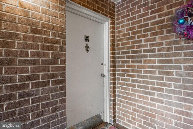 Building Photo - 1423 Northgate Square