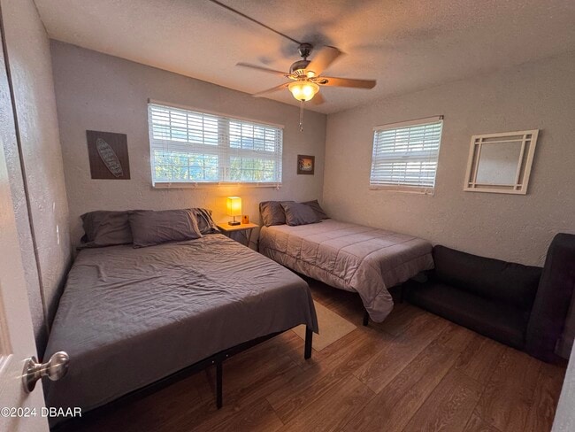 Building Photo - 24 Dolphin Ave