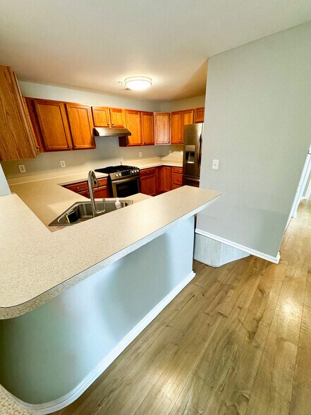 Building Photo - 136 Lionheart Ln