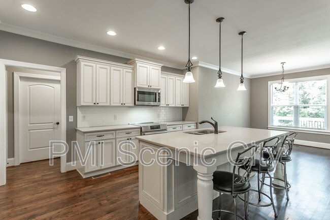 Building Photo - 7725 Peppertree Dr
