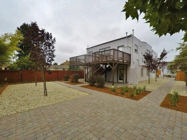 Building Photo - 1007 62nd St