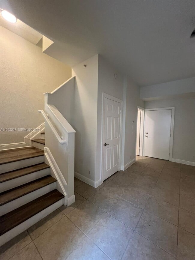 Building Photo - 22 SW 6th Ct