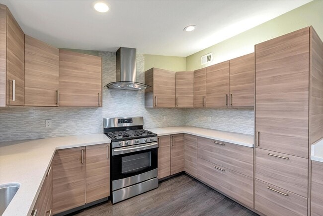 Building Photo - Modern Elegance & Effortless Style l 4BR Santa Clara Home