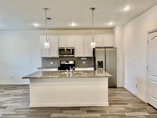Building Photo - 31331 Whitfield Ct