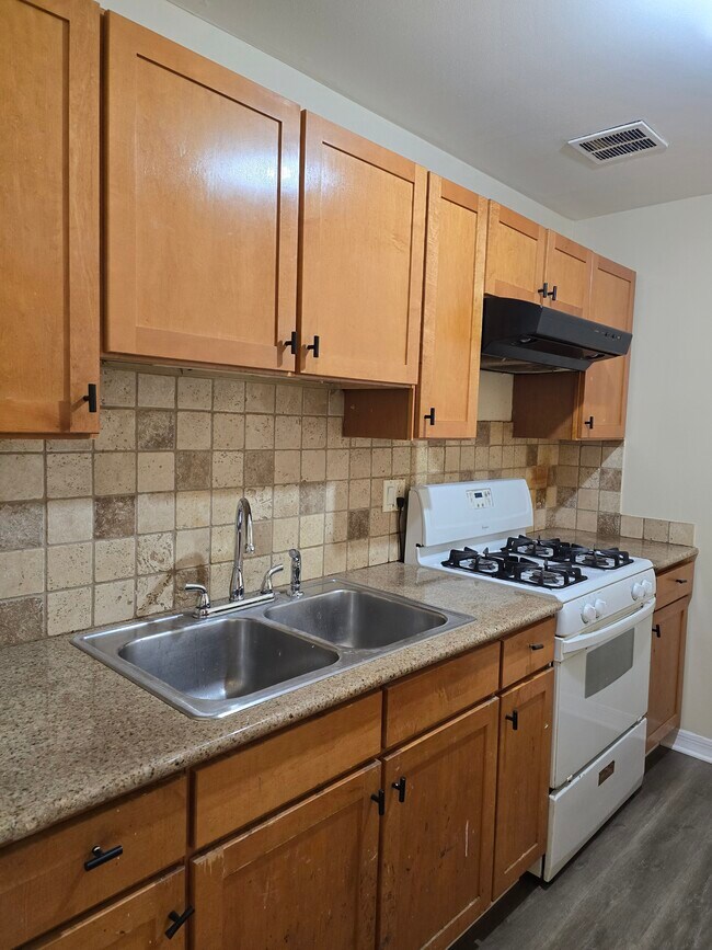 Building Photo - 838 Jonathon Ct