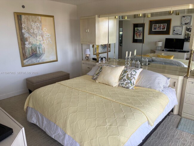 Building Photo - 3600 Yacht Club Dr