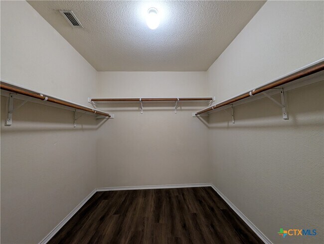 Building Photo - 341 Placid Meadow