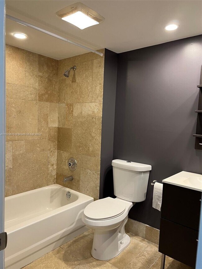 Building Photo - 2767 Carambola Cir S