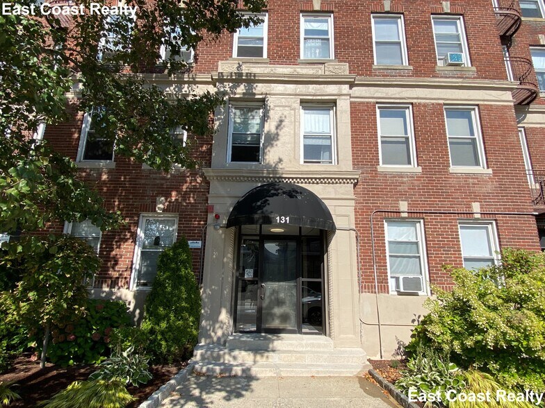 Building Photo - 131 Washington St