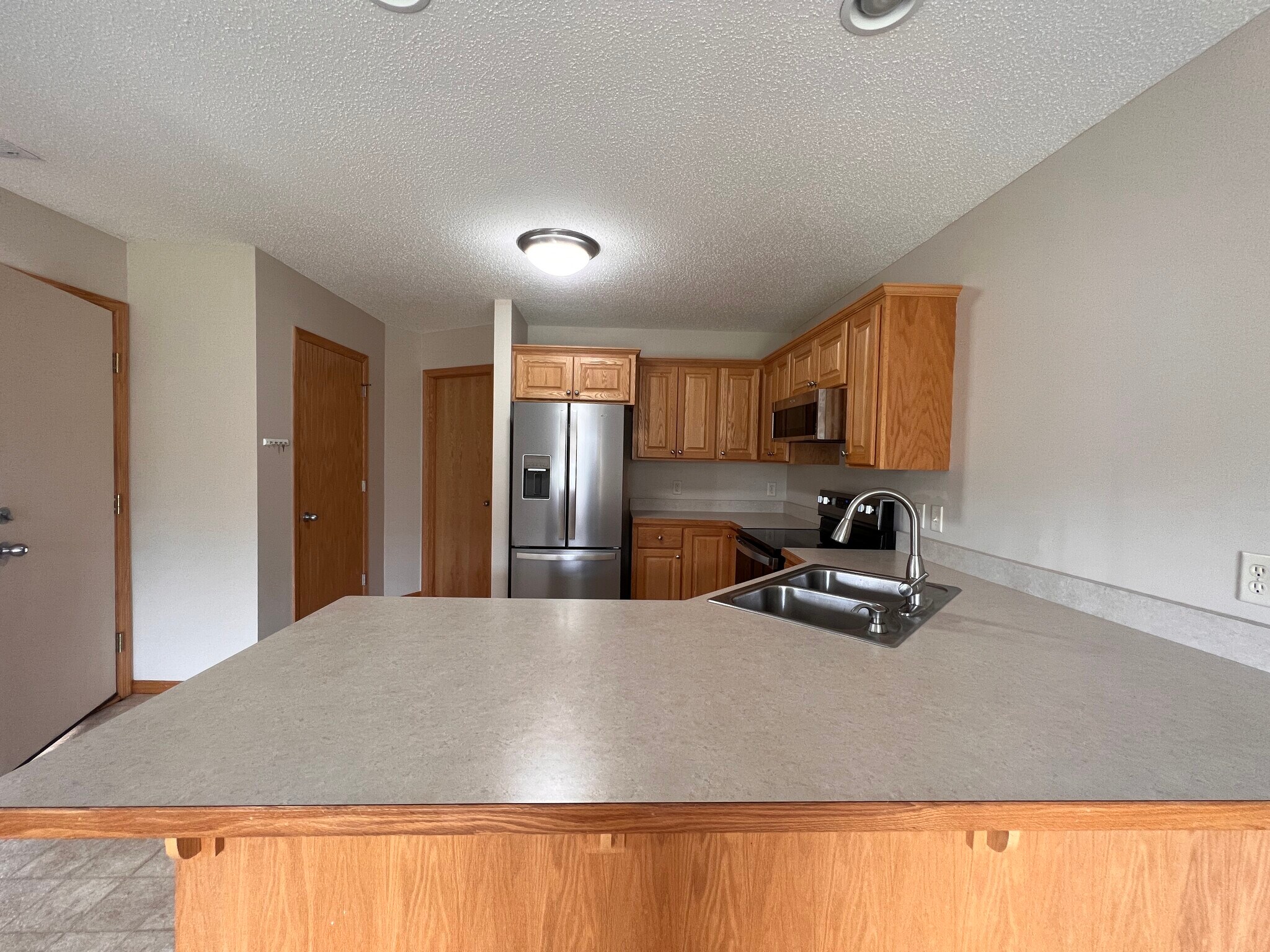 Building Photo - 593 W 9th St