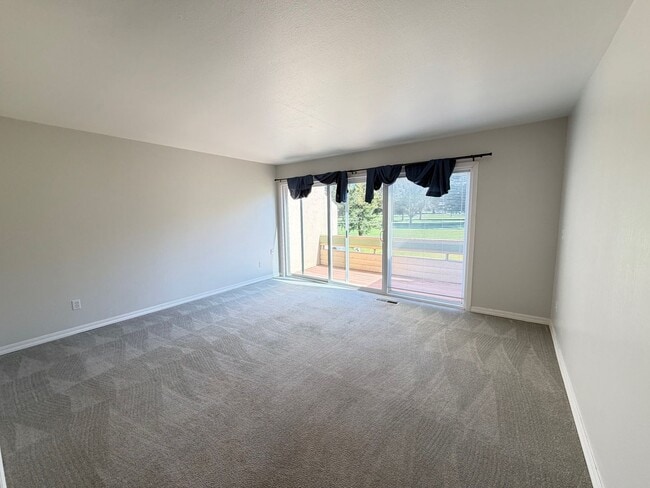 Building Photo - Convenient 2 Bedroom Condo in Bennett Valley