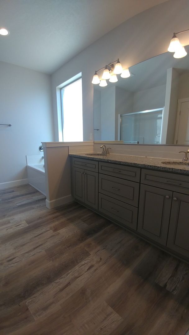 Building Photo - Modern 3 Bed, 2 Bath Pro-Made Rambler in R...