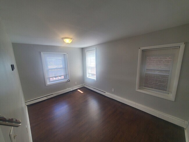 Building Photo - 620 Dudley St