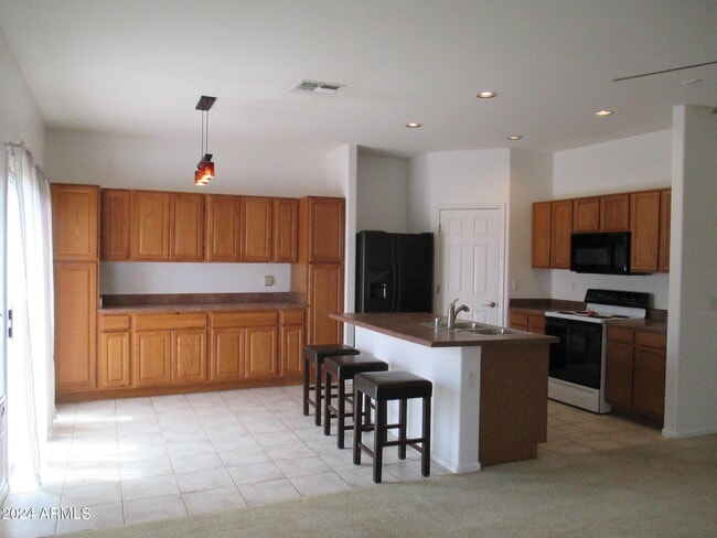 Building Photo - 2633 E Riviera Dr