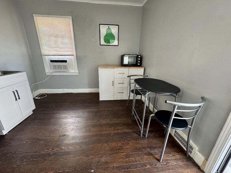 Building Photo - 5284 Devonshire Rd