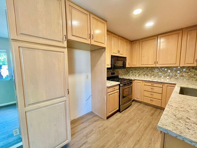 Building Photo - Ventura | Todd Ranch Townhome | 3 Bedroom + 2 Bathroom