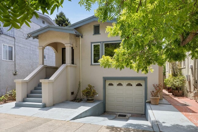 Primary Photo - 2834 Milvia St