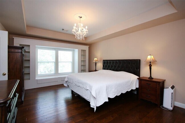 Building Photo - 16242 Pine Thorn Dr