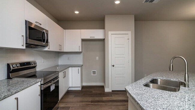 Building Photo - 641 Fallow Dr