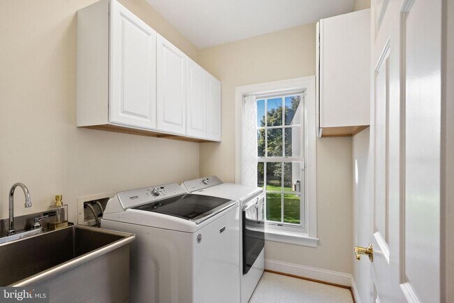 Building Photo - 2393 Watters Glen Ct