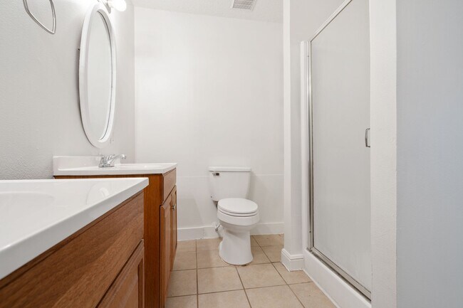 Building Photo - Irving 3-bed 2-bath with Corner Lot Big Yard