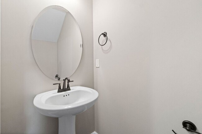 Building Photo - Ziva Ln - 1111