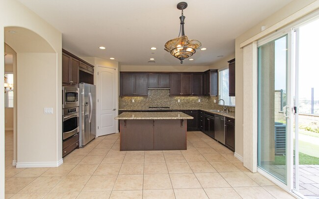 Building Photo - Beautiful Large Spacious Carlsbad Home wit...