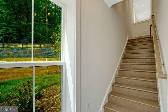 Building Photo - 9418 Dandelion Dr