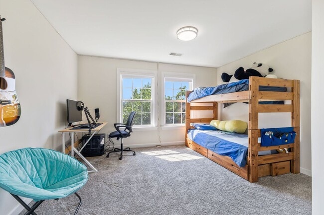 Building Photo - 415 Enclave Ct