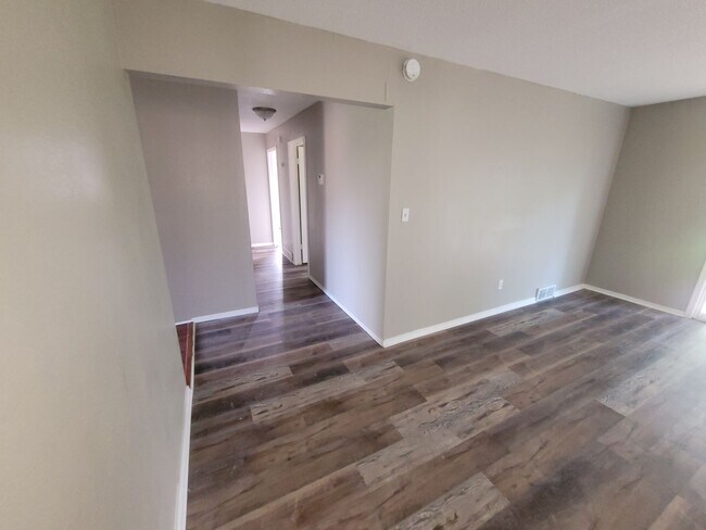 Building Photo - 4904 NW 29th St