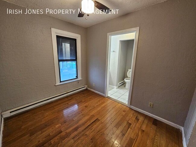 Building Photo - 1817 Pine-Apt 3