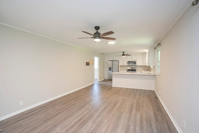 Building Photo - Brentwood Oasis: 3 Bed, 2 Bath Home on 5+ ...