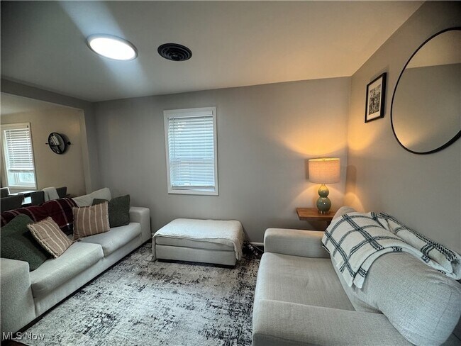 Building Photo - 1445 W 52nd St