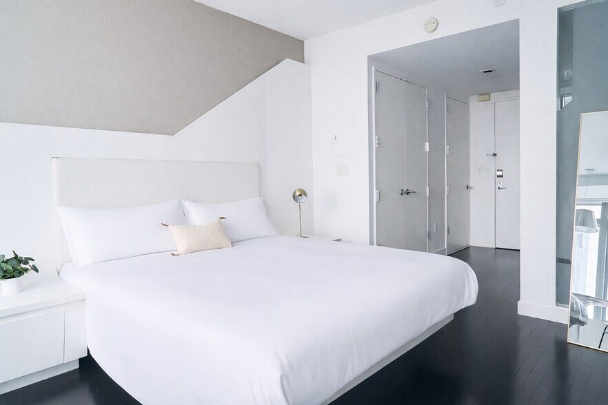 Building Photo - 101 Greenwich St