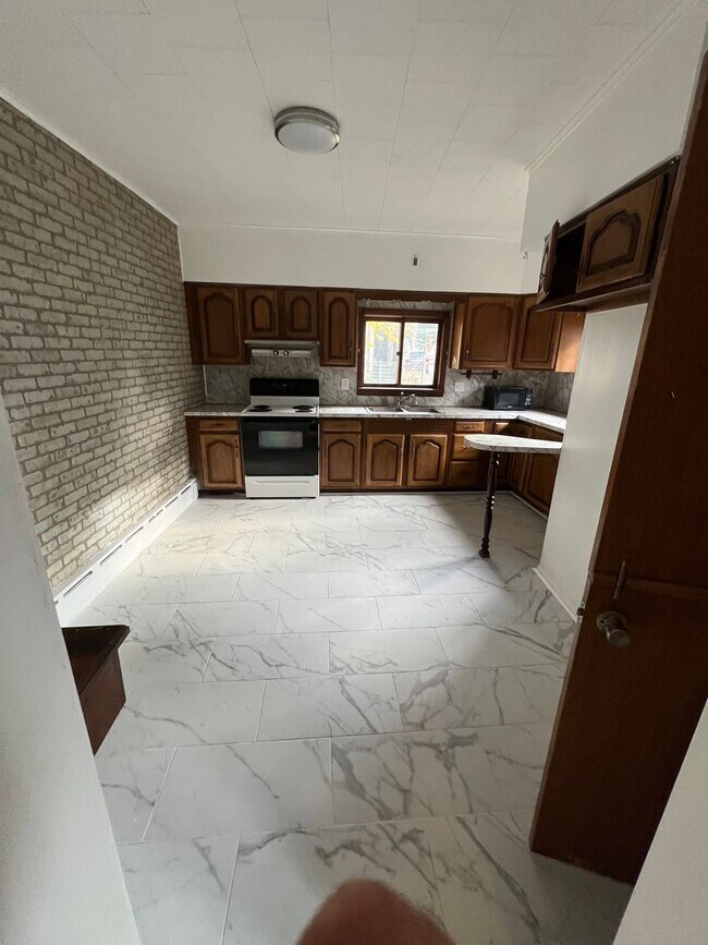 Building Photo - 1742-1744 Wayne Ave