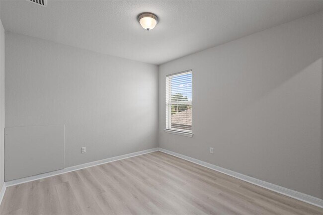 Building Photo - 1509 Everts St