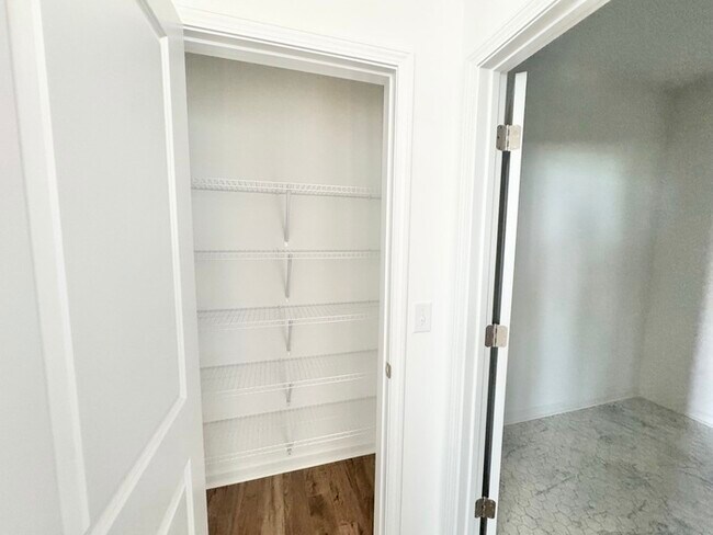 Building Photo - New 3 br 2.5 ba home in Kensington community China Grove