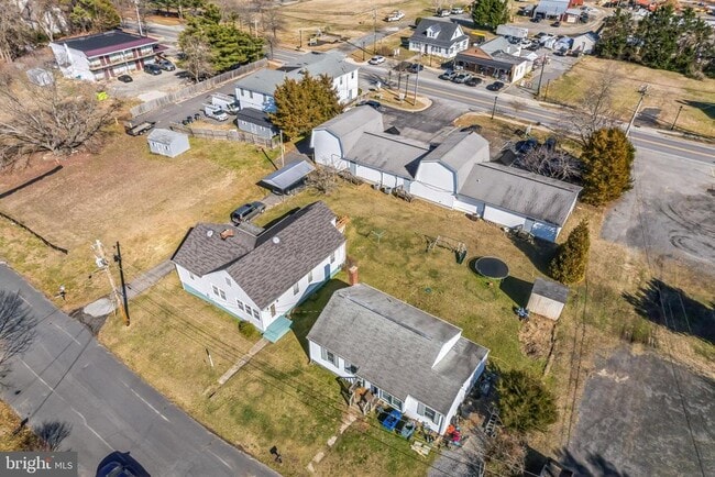 Building Photo - 4870 Calvert Dr
