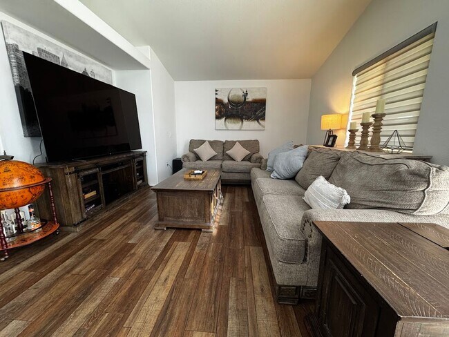 Building Photo - 3700 Mt Lassen Ave