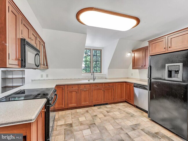 Building Photo - 405 N Tulpehocken Rd