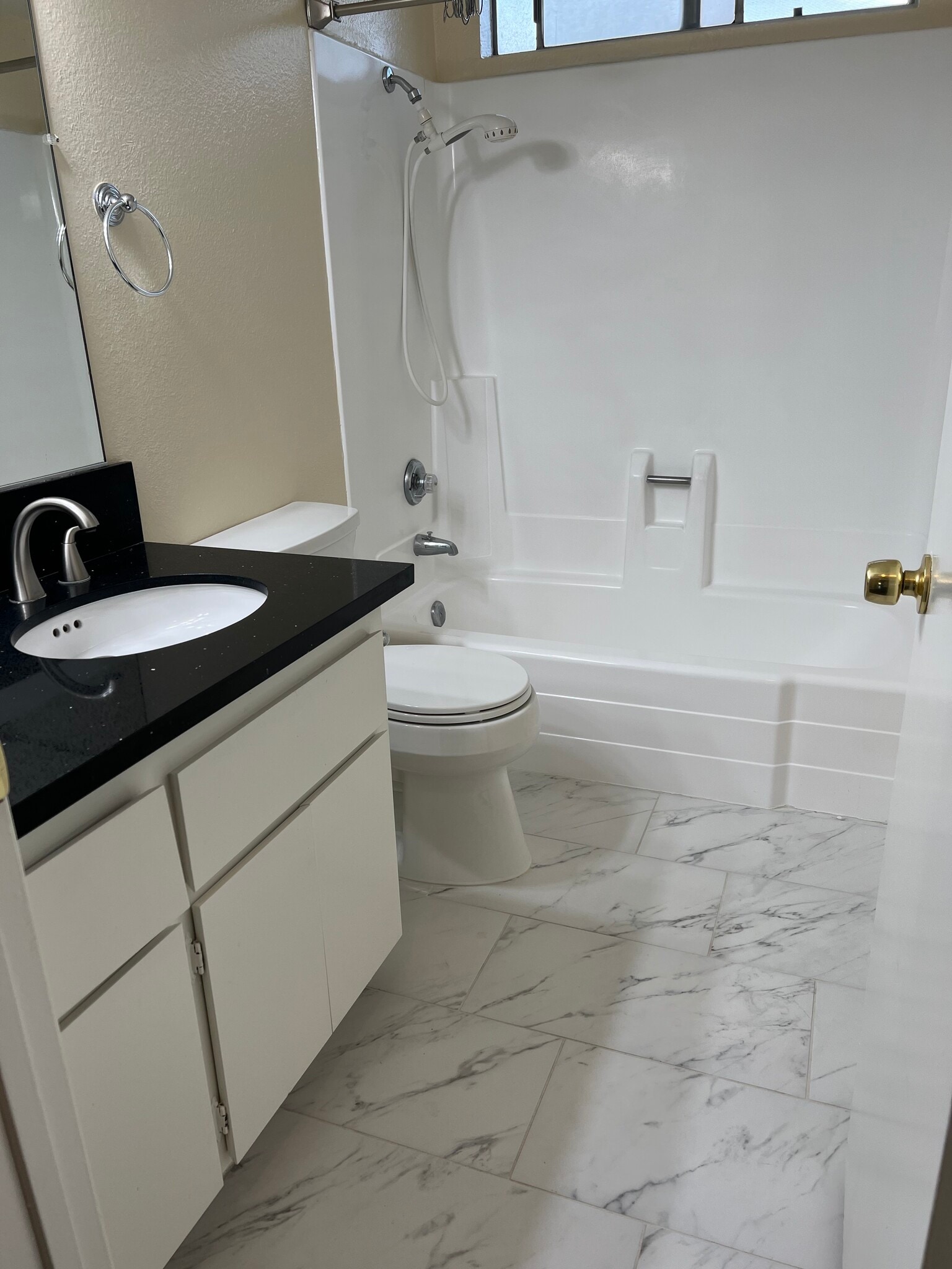 Bathroom - 4166 Garden Ave