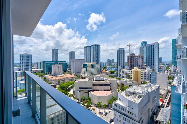 Building Photo - 249 NE 4th St